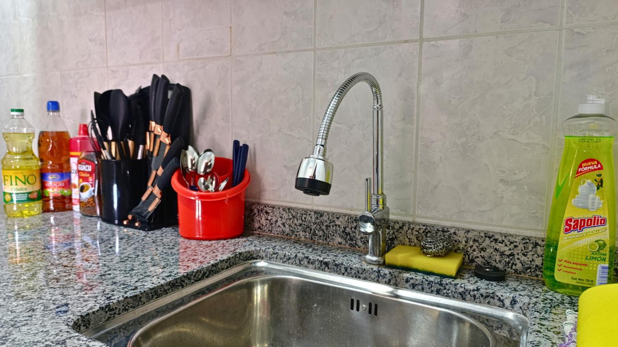 Suite Privada Con Cocina Wifi Y Parking Gratis Tarija Exteriör bild